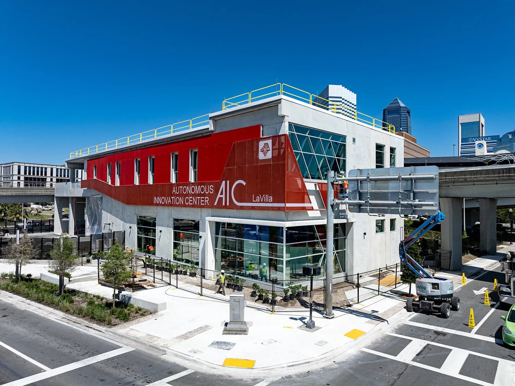 JTA Ultimate Urban Circulator (U2C) / Bay Street Innovation Corridor project photo